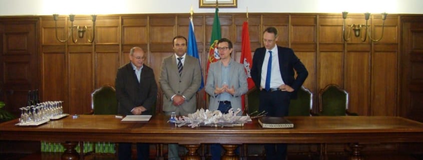 1 ROaNIU0Y4wbi0ouocvnpLw