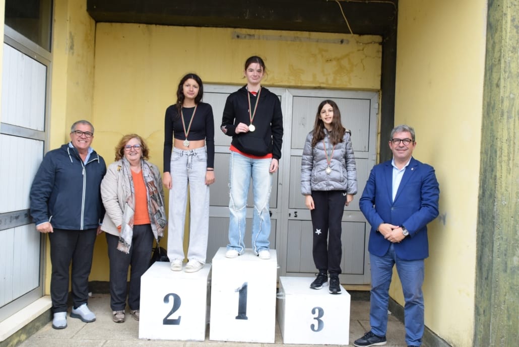 576249216 824194323585965 6063001485193105698 N