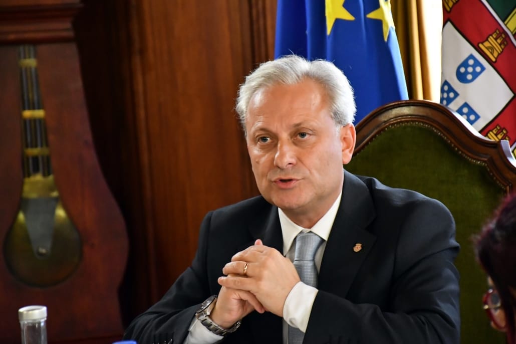 576935377 823511530320911 9206834304419810714 N