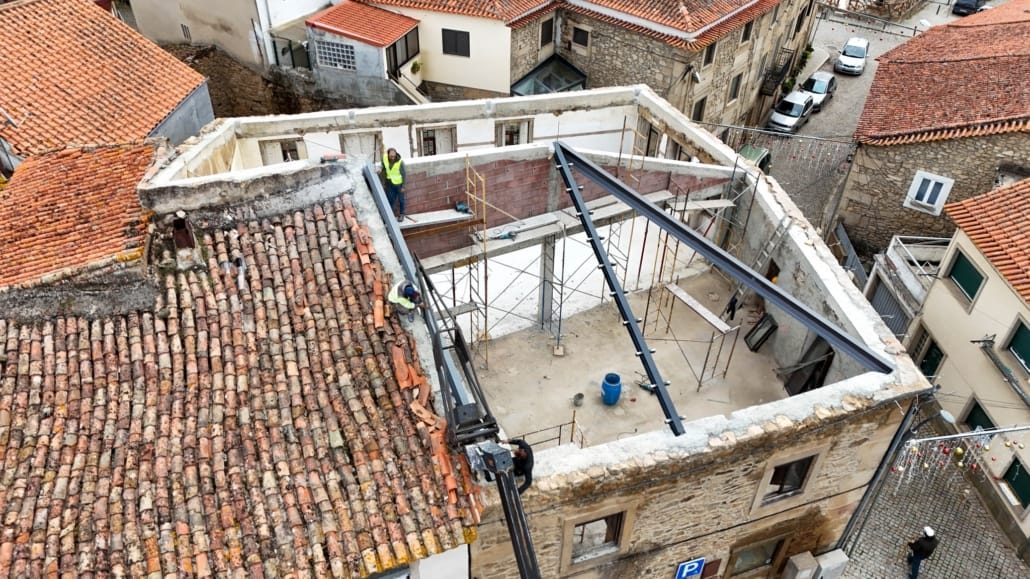 577796393 823220193683378 4500790610442238265 N