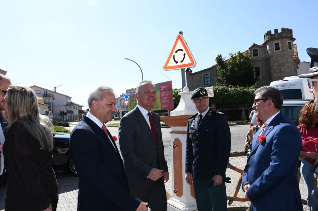 679682040 955281830477213 8935177575385564040 N