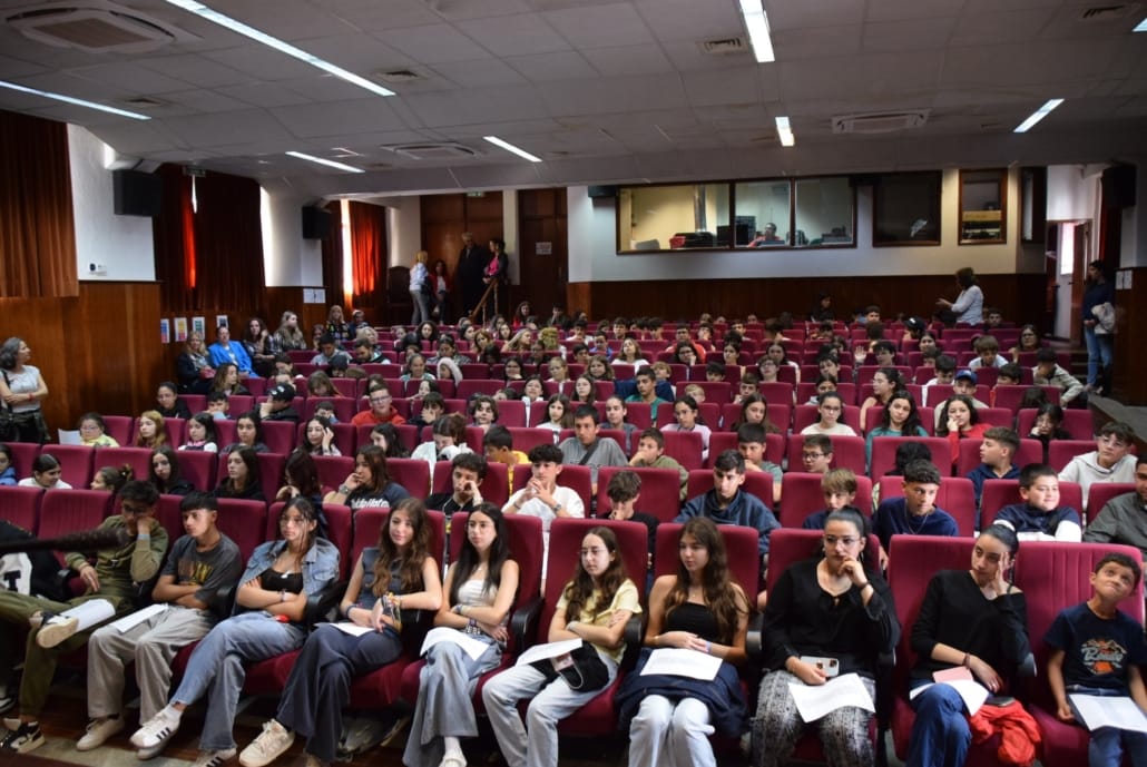 684685456 958007176871345 190420074534647727 N